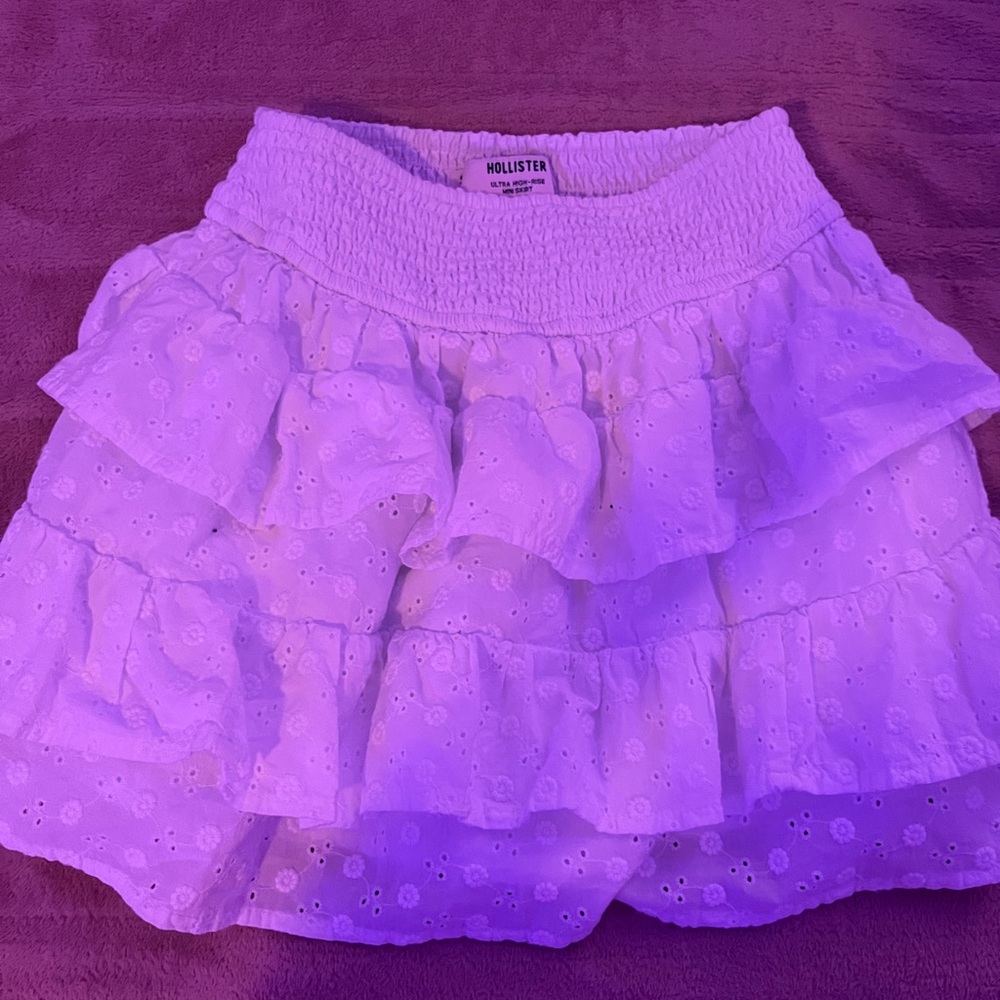 Hollister White Ruffled Women's Skirt